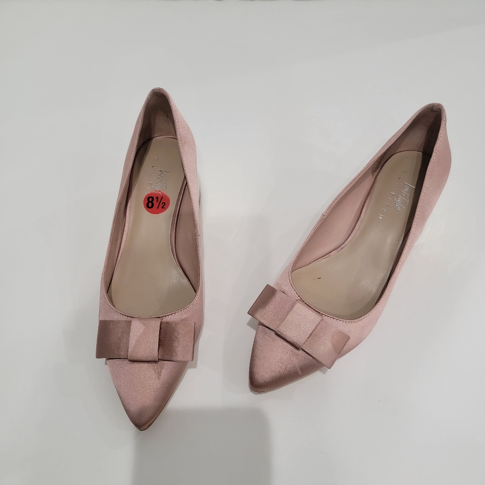 Lord & Taylor Petal Pink Satin Shoes with Gold Heels Sz 8.5